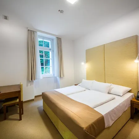 Rimske Terme - Zdraviliski Dvor