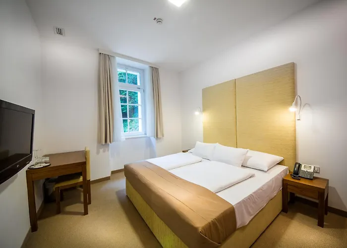 Rimske Terme - Zdraviliski Dvor