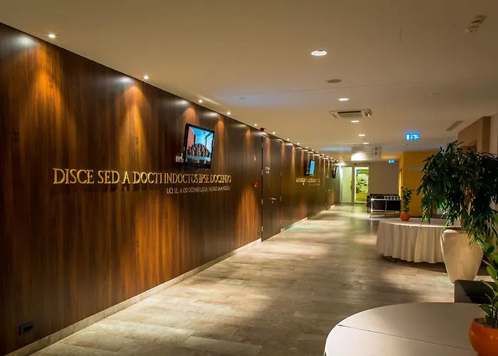 Rimske Terme - Zdraviliski Dvor מלון