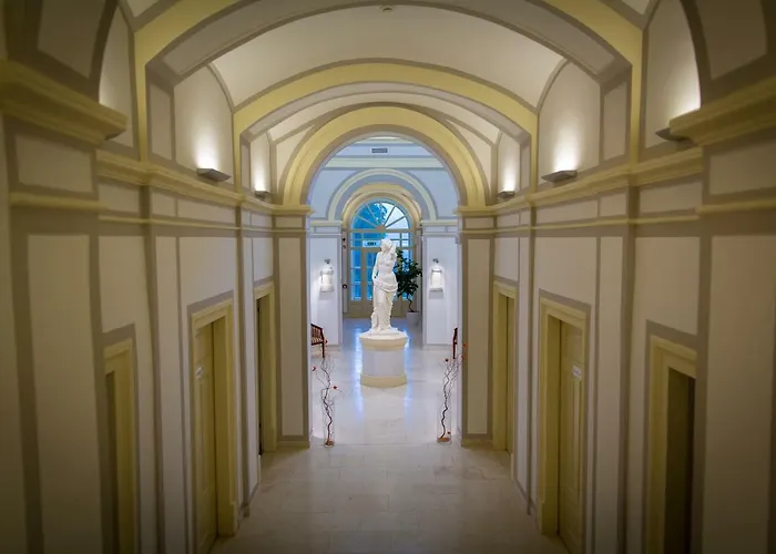 Rimske Terme - Zdraviliski Dvor מלון